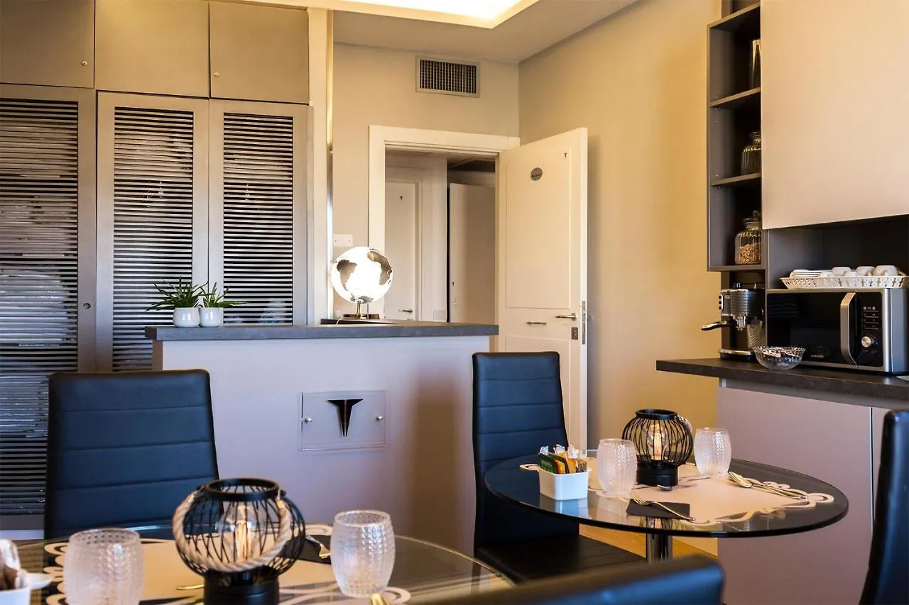 Top Floor Trastevere Roma 2*,